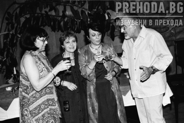 Мая Вапцарова дава коктейл в чест на г-жа Ротшилд