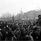 Студентски митинг пред паметника на Незнайния воин с участието на Петър Берон  Александър Кьосев, Емил Кошлуков и други