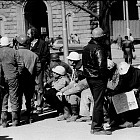 Седяща стачка на миньори пред президентството