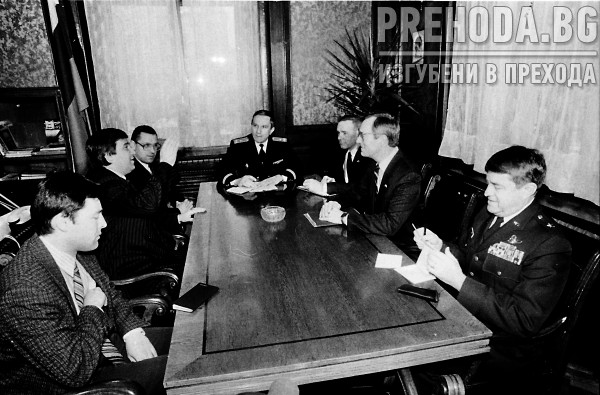 Среща на Димитър Луджев с министъра на авиацията на САЩ. Среща на президента Желев с деца от дом за сираци