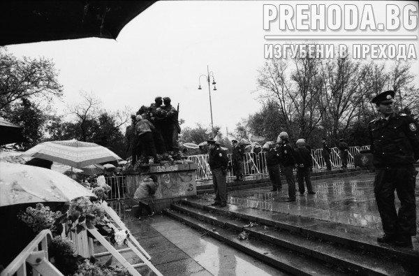 Конфликт заради паметника на Съветската армия