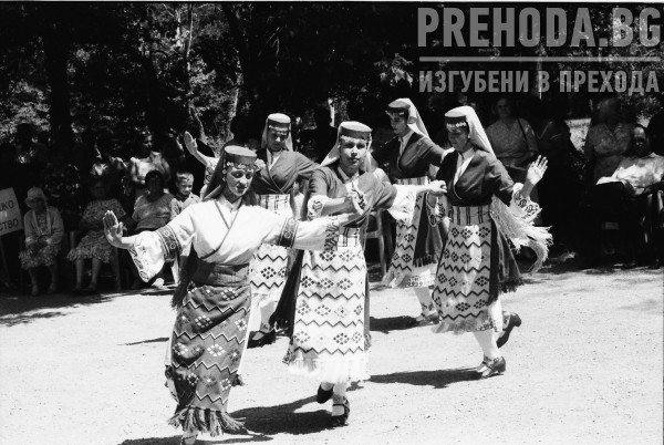 Фолклорен празник в македонския район
