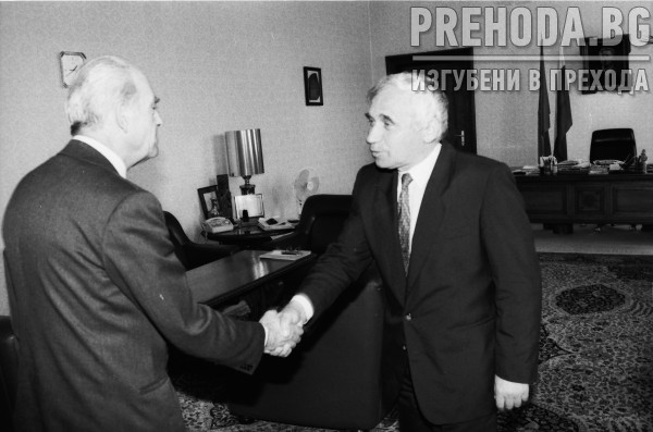 Президентът Желев се среща с представители на СДС.  Представено от Куртев