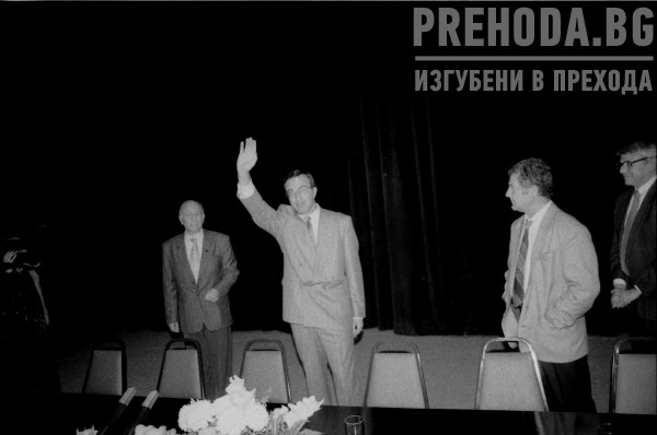 Избори за президент. Петър Стоянов се среща с граждани в НДК