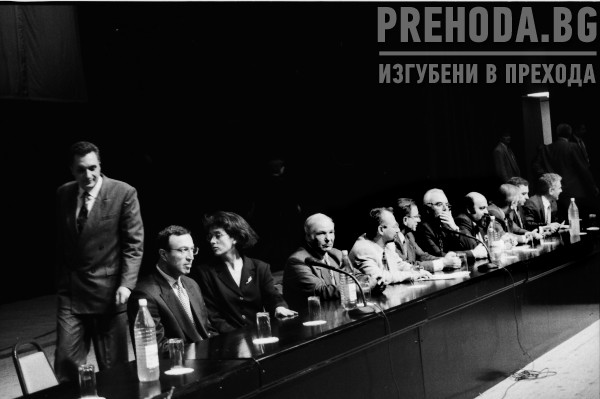 Обединената опозиция представя своя кандидат за президент Петър Стоянов
