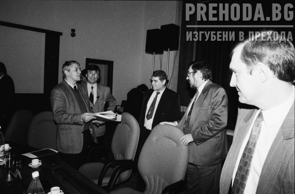 Министър Коларов се среща с депутати от БСП