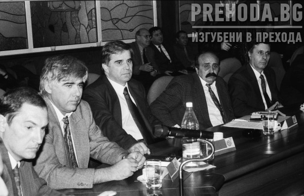Министър Коларов се среща с депутати от БСП