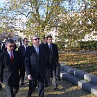 Председателят на Европарламента Кокс - разходка из улиците на София