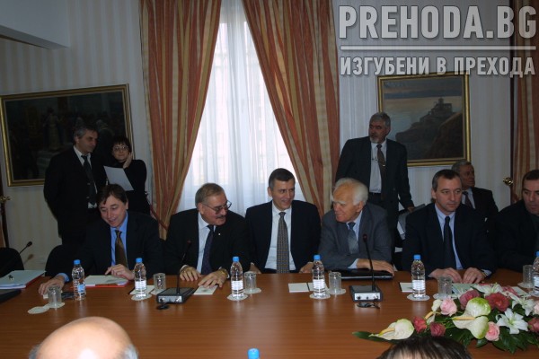 Президентът Георги Първанов се среща с експерти по повод предстоящото приемане на бюджета