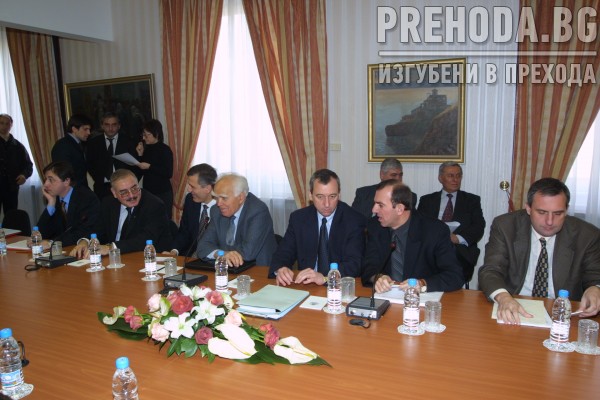 Президентът Георги Първанов се среща с експерти по повод предстоящото приемане на бюджета
