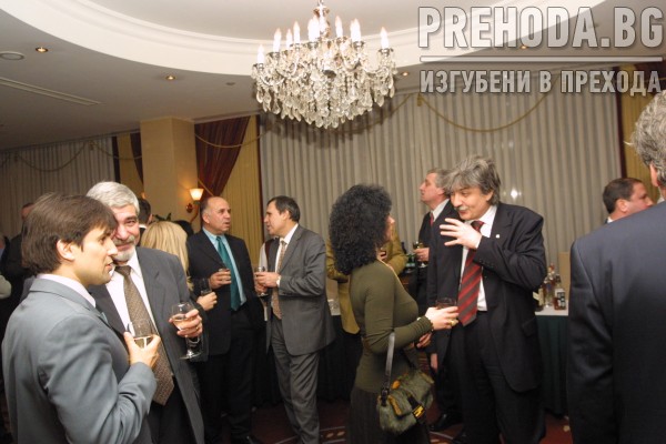 Новогодишен коктейл на икономическа група Възраждане на бизнесмена Гущеров