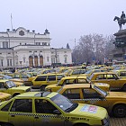 Протест на таксиметровите компании и шофьори пред НС