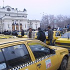 Протест на таксиметровите компании и шофьори пред НС
