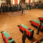 Поклонение пред убитите воиници в Ирак