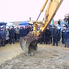 Премиерът Сакскобурготски и Министър Ковачев правят първа копка на новото летище