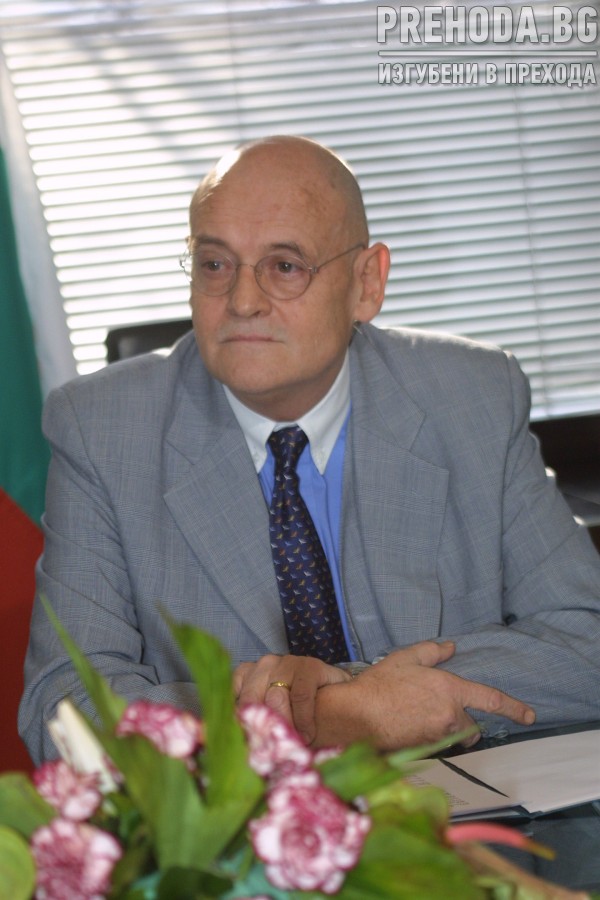Плугчиева в Министерство  на земеделието подписва с представител на ООН
