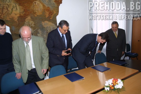 Министър М.Велчев, профсъюзи и работодатели подписват рамково споразумение