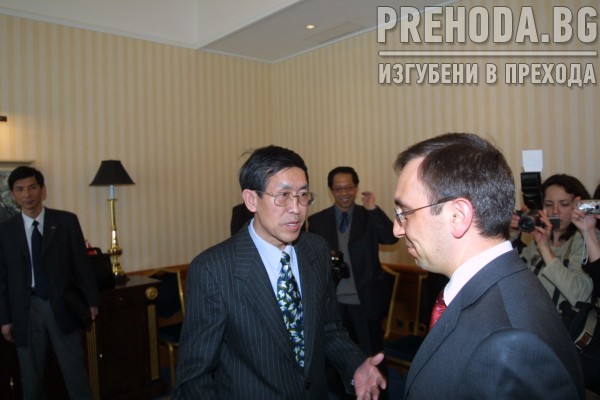 Министър Василев подписва с китайци за производство но телевизори