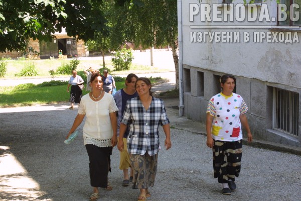 Училище за възрастни роми в Костенец