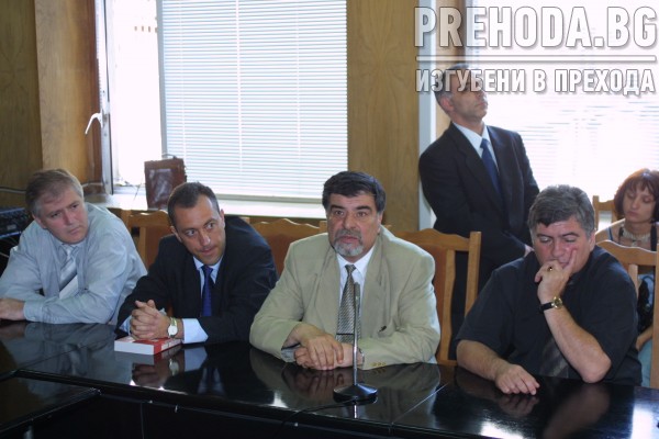 МВР-ръководството,депутати-представители на Европол-среща 2004.7
