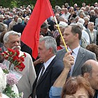 Паметник на съветската армия-социалисти честват 9-ти септември 2004.9