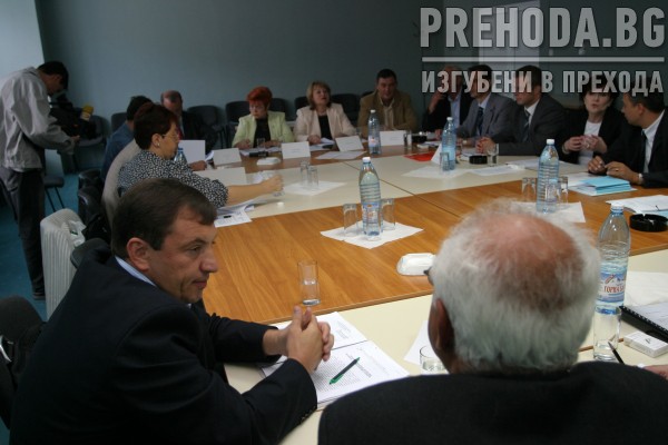 Избор на шеф на НОИ - Алексеи Петров 2004.9