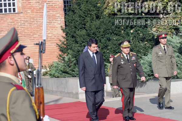 Министрите на отбраната на България и Румъния-среща 2004.10