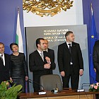 МС Мин.велчев и шефове на БНБ -подписване за еврото 2004.12