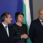 МС Мин.велчев и шефове на БНБ -подписване за еврото 2004.12