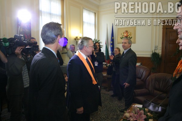 НС среща с председателя на украинския парламент 2004.12