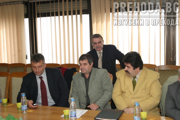 КНСБ-среща с депутати от левицата 2004.12
