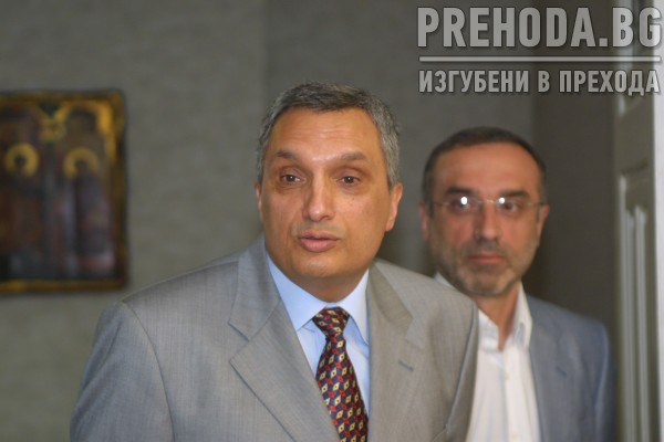 ДСБ-пресконференция-Костов,Михайлова,Методиев 2004.7